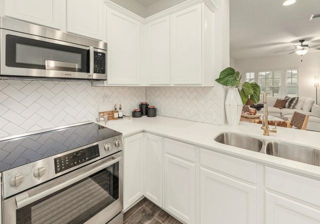 9605 Grapevine Leaf DR, Manor, TX 78653