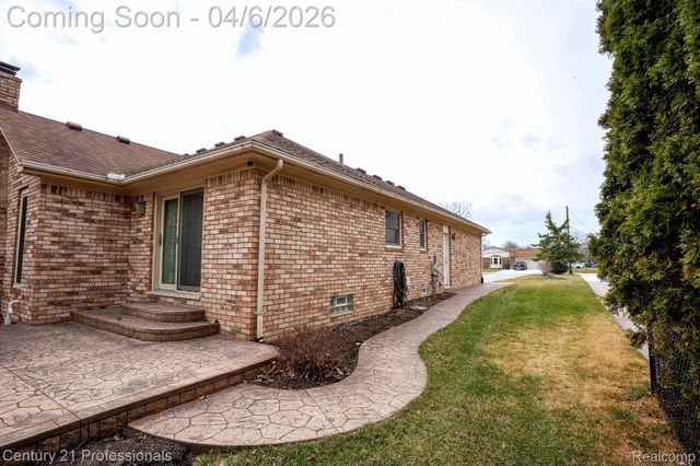 38310 Westchester Road, Sterling Heights, MI 48310