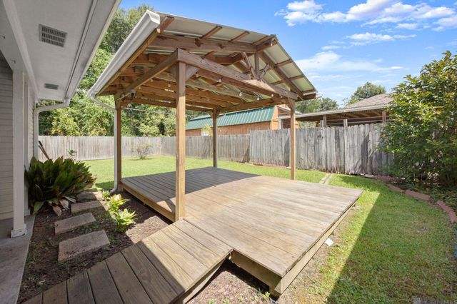 30707 Country Club Ln, Denham Springs, LA 70726