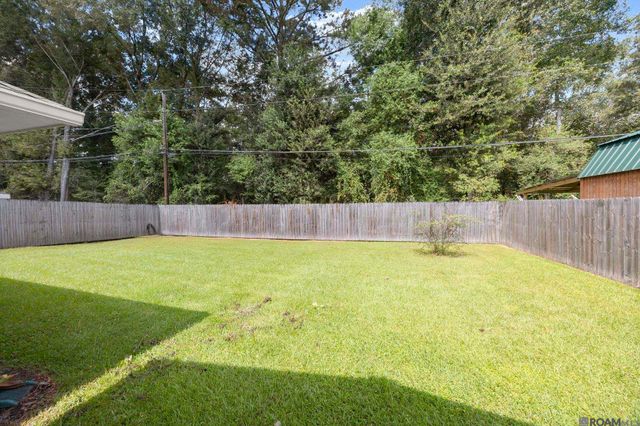30707 Country Club Ln, Denham Springs, LA 70726