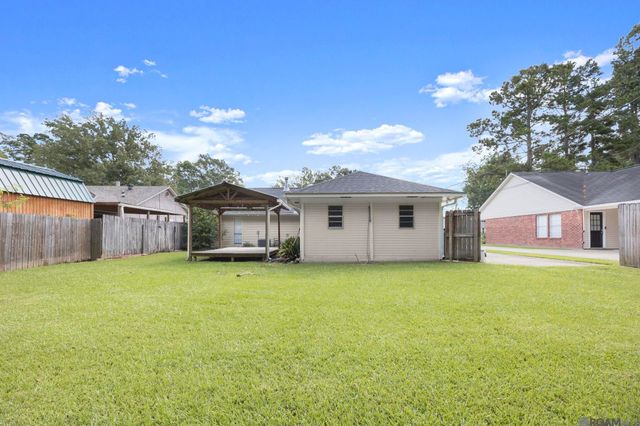 30707 Country Club Ln, Denham Springs, LA 70726