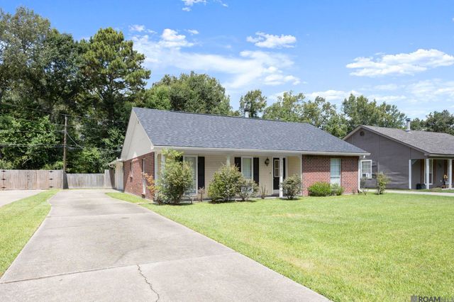 30707 Country Club Ln, Denham Springs, LA 70726