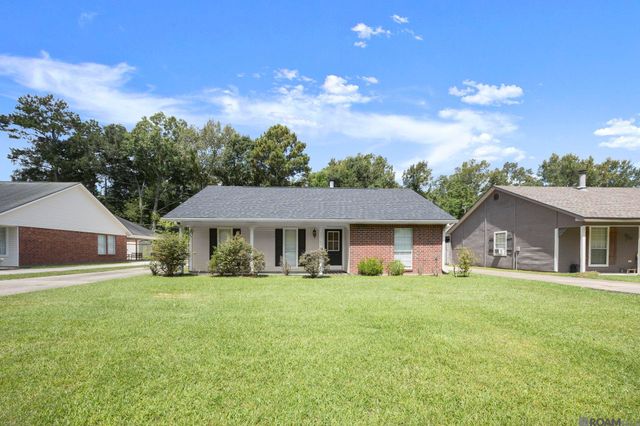 30707 Country Club Ln, Denham Springs, LA 70726