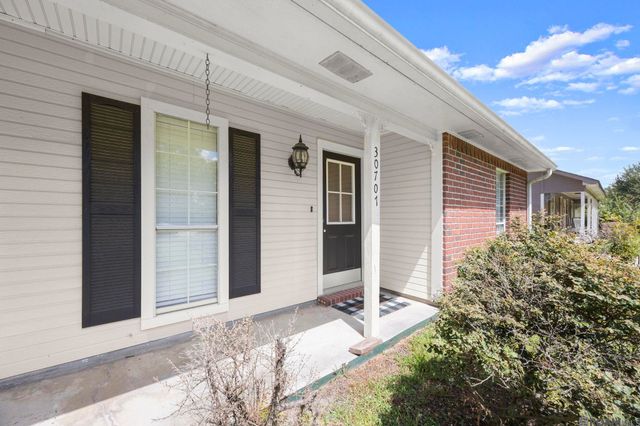 30707 Country Club Ln, Denham Springs, LA 70726