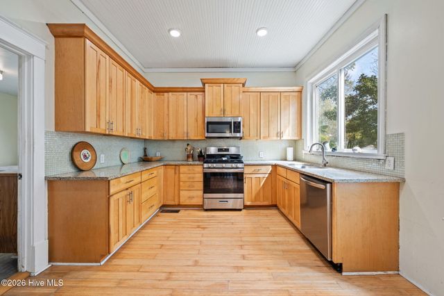 1306 National Avenue, New Bern, NC 28560