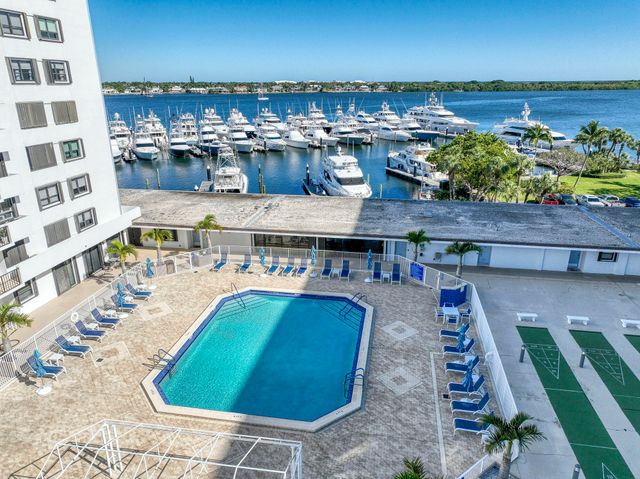 1208 Marine Way G4, North Palm Beach, FL 33408