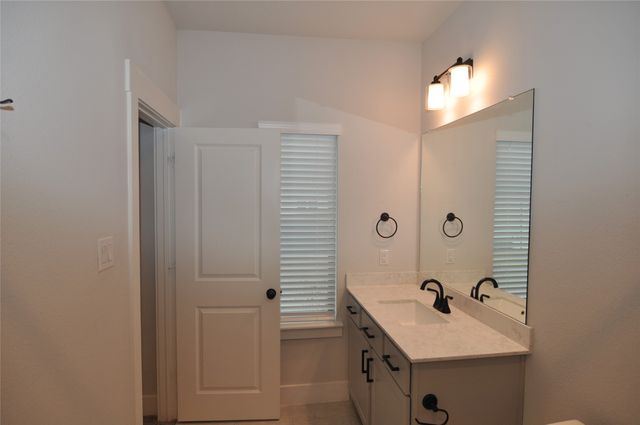 829 Crystal Oak Lane, Arlington, TX 76005