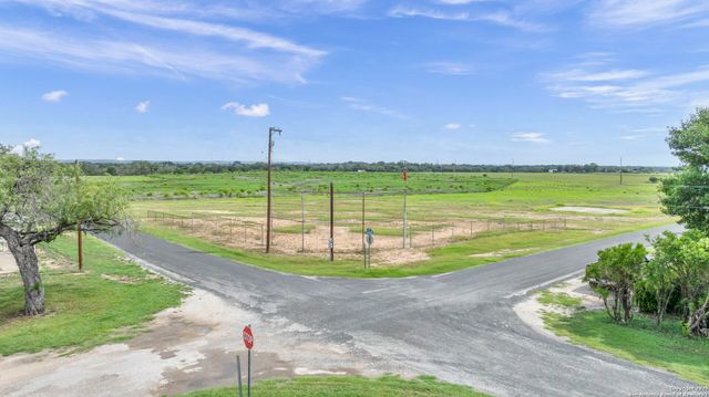 00 County Road 585, Lacoste, TX 78039