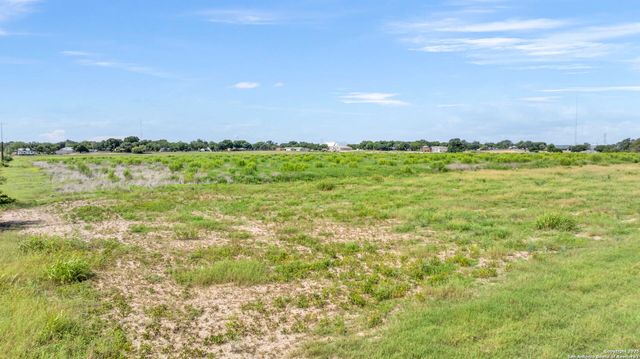 00 County Road 585, Lacoste, TX 78039