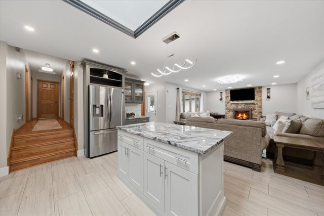 17012 92nd Avenue, Orland Hills, IL 60487