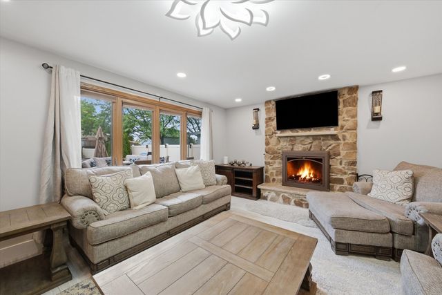 17012 92nd Avenue, Orland Hills, IL 60487