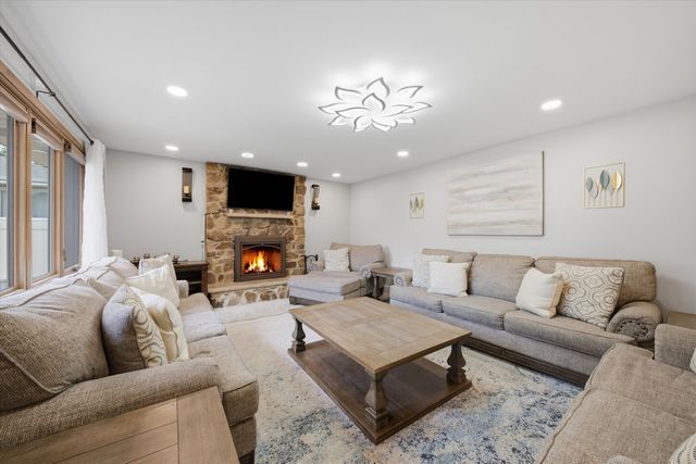17012 92nd Avenue, Orland Hills, IL 60487
