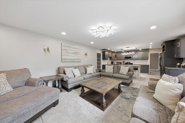 17012 92nd Avenue, Orland Hills, IL 60487
