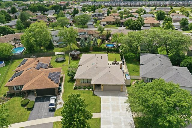 17012 92nd Avenue, Orland Hills, IL 60487