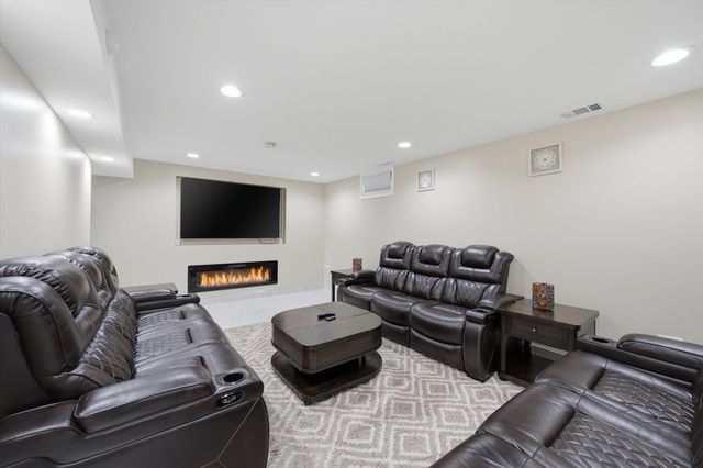 17012 92nd Avenue, Orland Hills, IL 60487