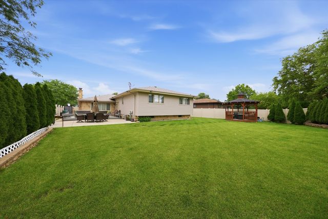 17012 92nd Avenue, Orland Hills, IL 60487