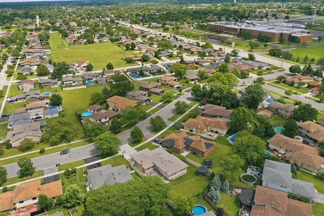 17012 92nd Avenue, Orland Hills, IL 60487