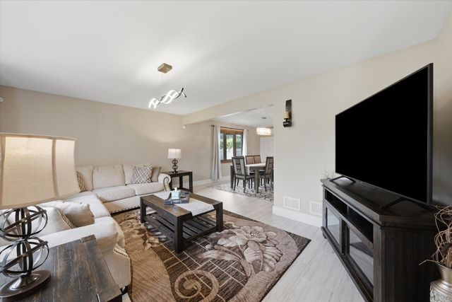 17012 92nd Avenue, Orland Hills, IL 60487
