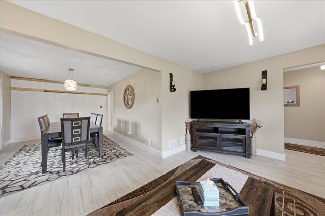 17012 92nd Avenue, Orland Hills, IL 60487