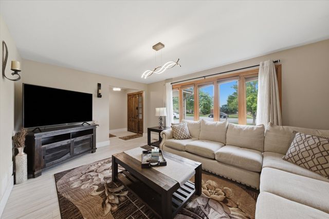 17012 92nd Avenue, Orland Hills, IL 60487