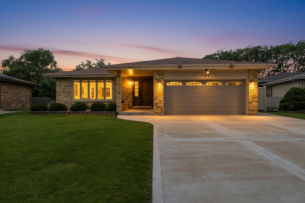 17012 92nd Avenue, Orland Hills, IL 60487