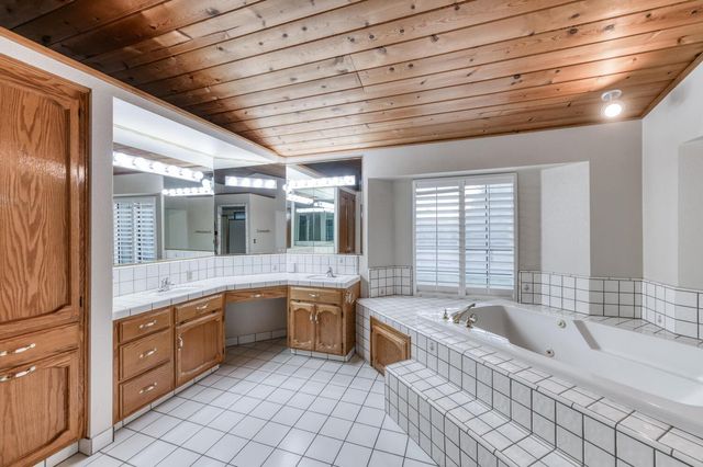 10684 Mountain View Drive, Madera, CA 93636