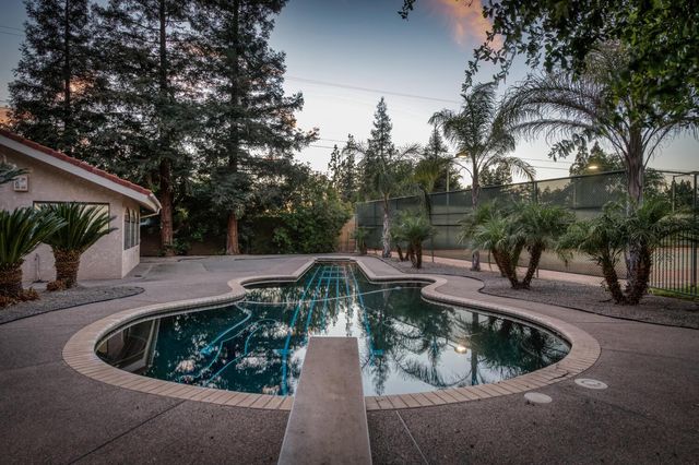 10684 Mountain View Drive, Madera, CA 93636