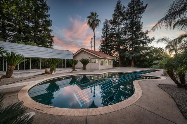 10684 Mountain View Drive, Madera, CA 93636