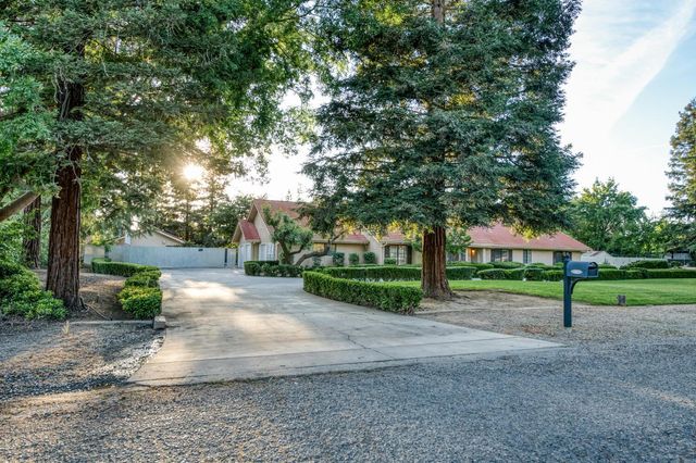 10684 Mountain View Drive, Madera, CA 93636