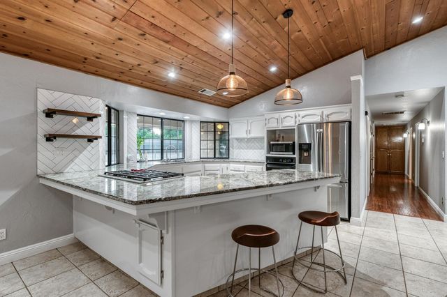 10684 Mountain View Drive, Madera, CA 93636