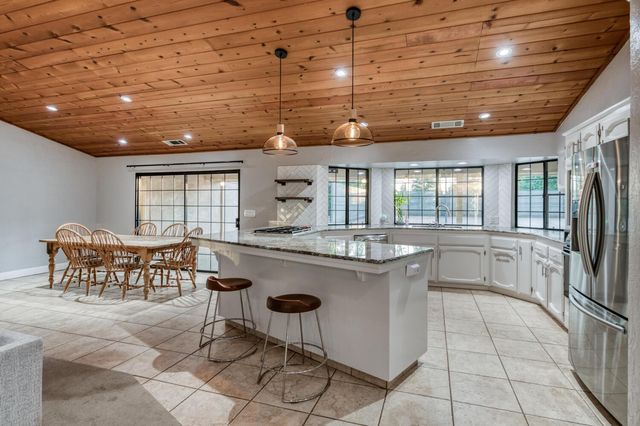 10684 Mountain View Drive, Madera, CA 93636