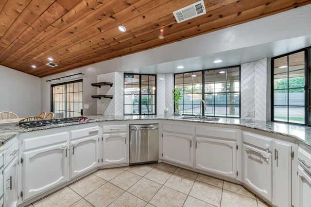 10684 Mountain View Drive, Madera, CA 93636