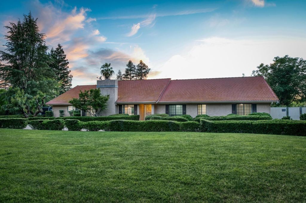 10684 Mountain View Drive, Madera, CA 93636