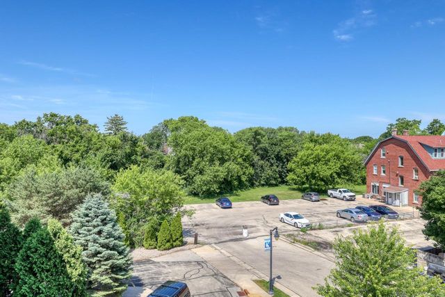 N51W34861 Wisconsin AVENUE #3114, Okauchee, WI 53069