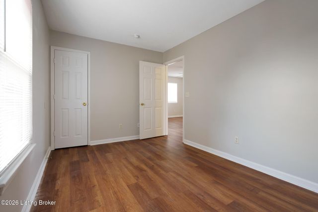 2815 S 6th St, Louisville, KY 40208