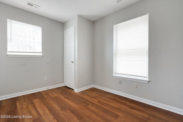 2815 S 6th St, Louisville, KY 40208