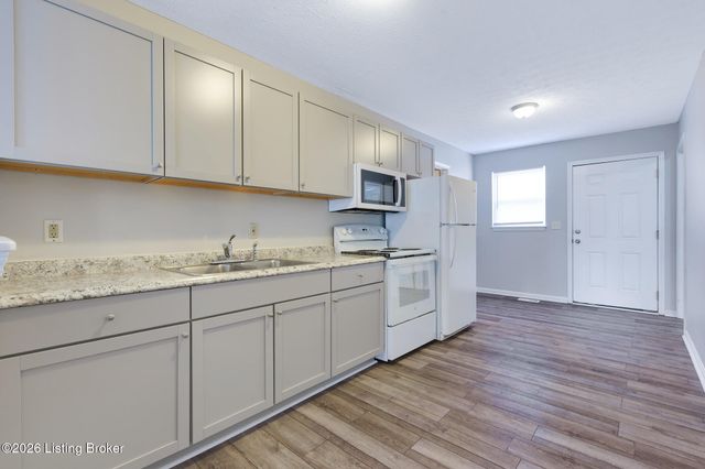 2815 S 6th St, Louisville, KY 40208