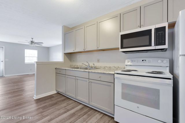 2815 S 6th St, Louisville, KY 40208