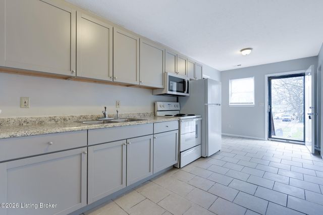 2815 S 6th St, Louisville, KY 40208