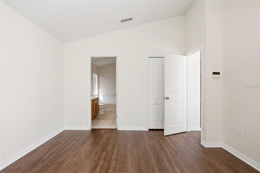 Image 25 of property listing at 11240 LAKE LANIER DRIVE, Riverview, FL 33569