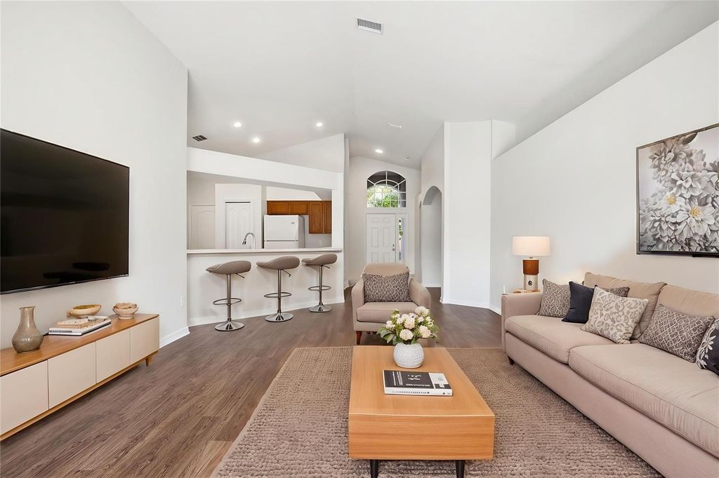 Image 4 of property listing at 11240 LAKE LANIER DRIVE, Riverview, FL 33569