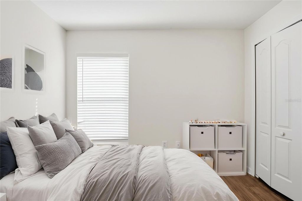 Image 7 of property listing at 11240 LAKE LANIER DRIVE, Riverview, FL 33569