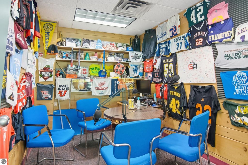 Image 19 of property listing at 116 W Front Street, Traverse City, MI 49684