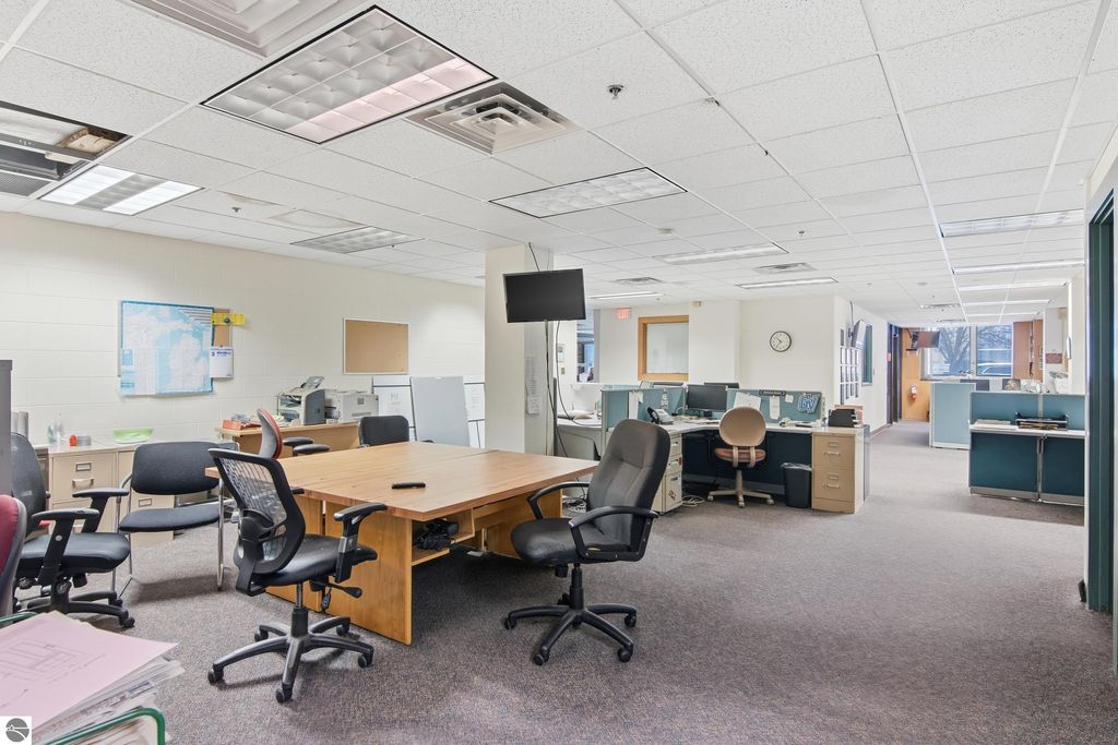 Image 20 of property listing at 116 W Front Street, Traverse City, MI 49684