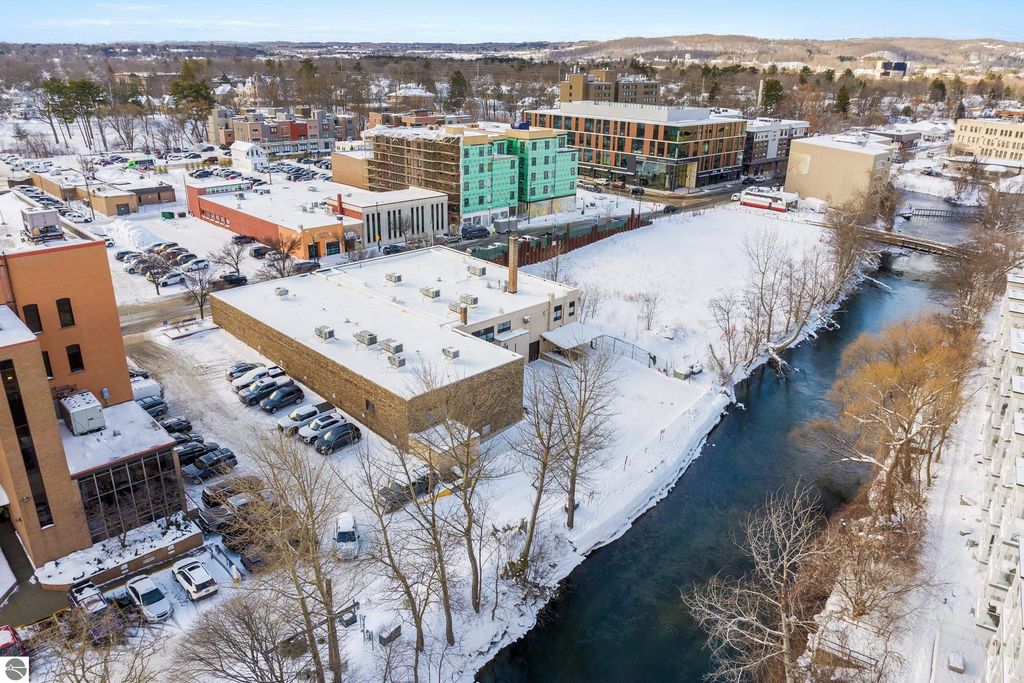 Image 4 of property listing at 116 W Front Street, Traverse City, MI 49684