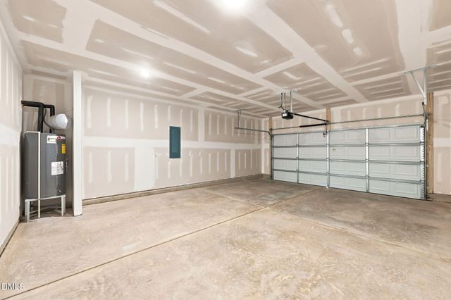 30 Loganberry Avenue, Bunnlevel, NC 28323
