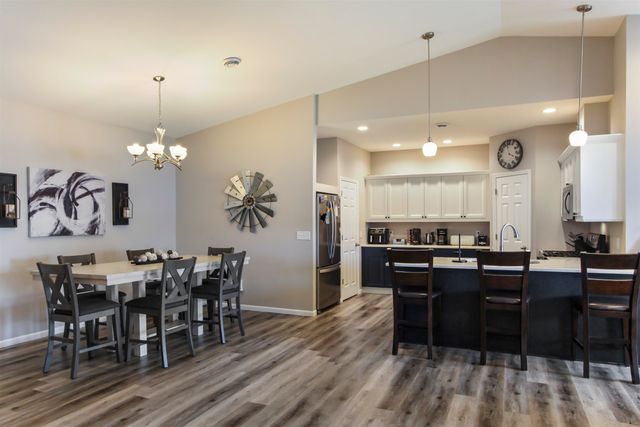 58 Mulberry Lp NE, Minot, ND 58703