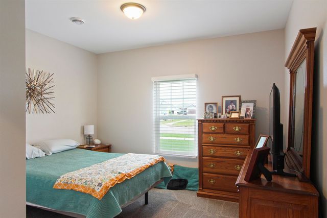58 Mulberry Lp NE, Minot, ND 58703