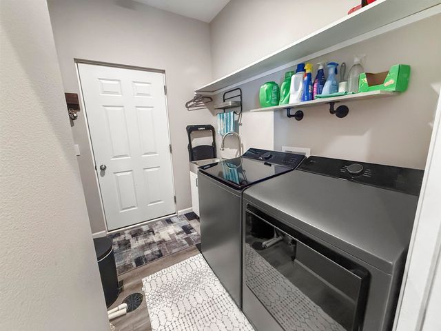 58 Mulberry Lp NE, Minot, ND 58703