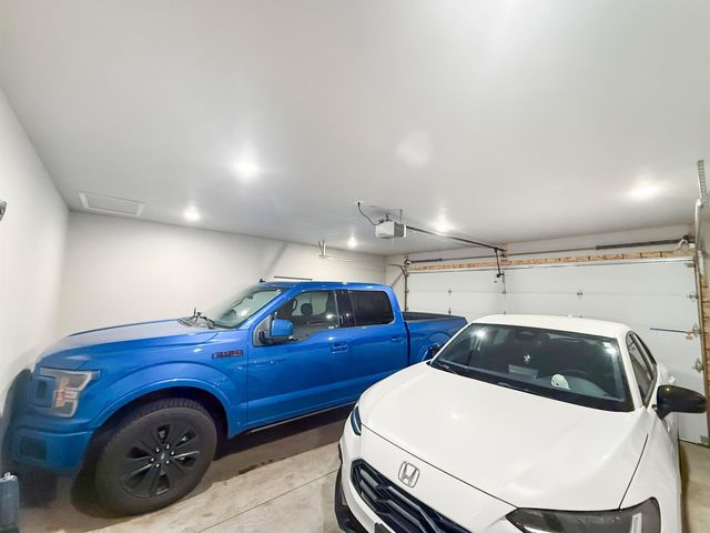 58 Mulberry Lp NE, Minot, ND 58703
